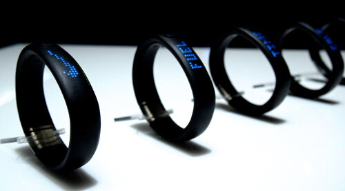 Nike a lansat joi seară în Statele Unite prima brăţară care monitorizează în orice moment activitatea fizică zilnică