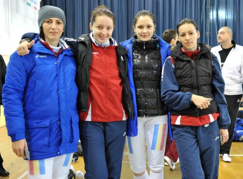 Anca Măroiu, Ana Brînză, Simona Deac și Simona Gherman înainte de concurs Foto: Augusto Bizzi