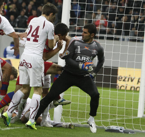 Dani Coman a încercat să se folosească de tehnica din box la meciul cu Steaua, cînd a avut un conflict cu Andrei Prepeliţă