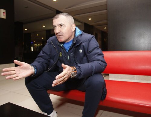 Petre Grigoraș antrenează Pandurii din 2010. El a mai pregătit Farul Constanța
(2000-2002, 2004-2005), FC Onești (2002- 2003), Petrolul Moinești (2003-2004), Oțelul
Galați (2006-2009), Poli Iași (2009-2010)