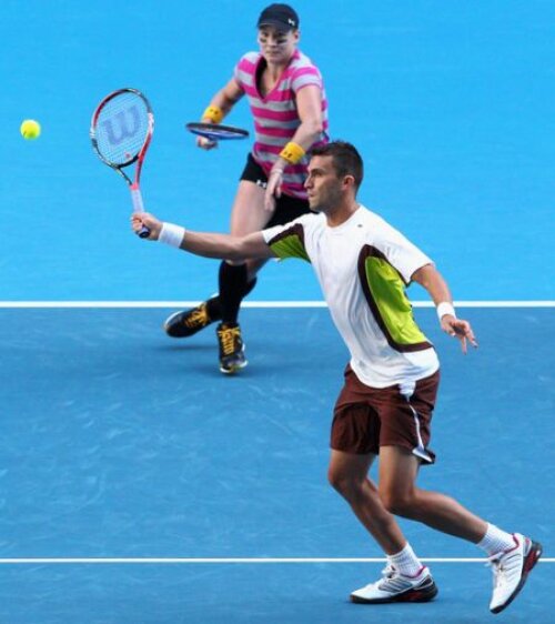 Horia și Bethanie în acțiune la AO