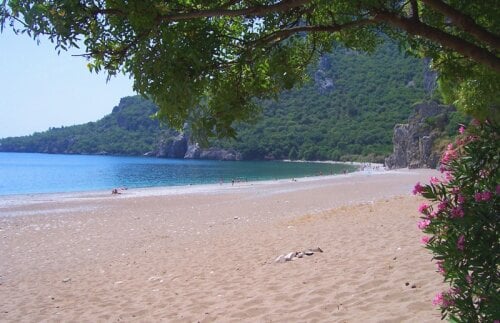 După mai multe zile cu ploi şi vreme rece, azi s-au anunţat 17 grade în Antalya