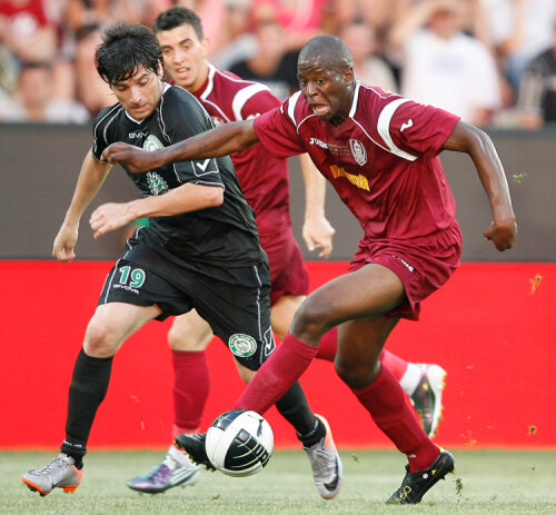 Dominique Kivuvu a debutat la CFR în finala Supercupa României, ediţia 2010, în care a şi marcat