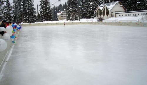 Patinoarul din Poiana Braşov se află în urmă cu pregătirea pentru FOTE 2013.