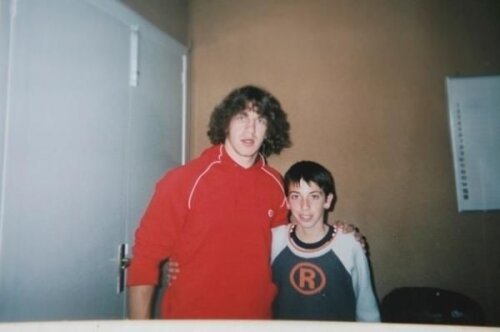 Carles Puyol şi Isaac Cuenca (sursa foto: Twitter)