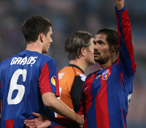 Gardoş şi Geraldo se bat pe un post de titular în apărare. Primul e propus de Becali, cel de-al doilea e susţinut de antrenor.