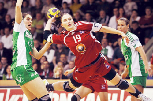 Campioana mondială de la Oltchim, rusoaica Ekaterina Vetkova, a revenit cu mare poftă de gol după rubeola care a ţinut-o în casă în ultima perioadă