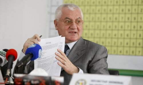 Dragomir îi vede departe pe stelişti dacă vor trece de Twente