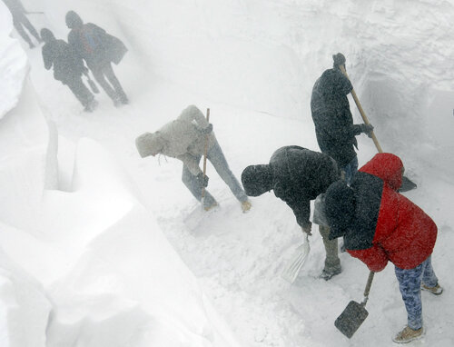 100 de suporteri stelişti vor încerca azi să cureţe baza de la Mogoşoaia.