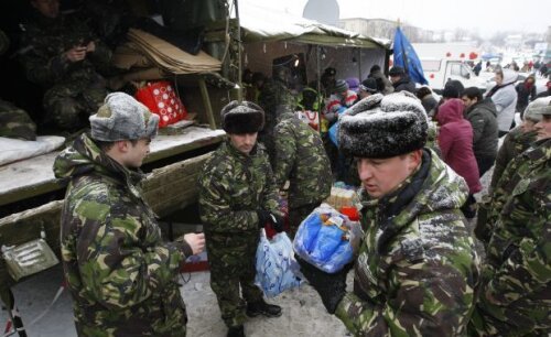 Ajutoarele au plecat către sinistraţi (foto: Adevărul)