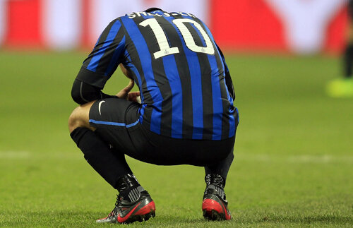 Nelăsat să plece la Man. United, Sneijder a ajuns o frînă la Inter într-un mecanism și așa gripat