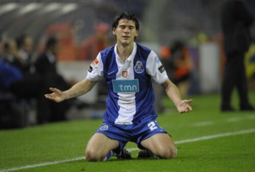 Săpunaru este la FC Porto din 2008. Are contract pînă-n 2013