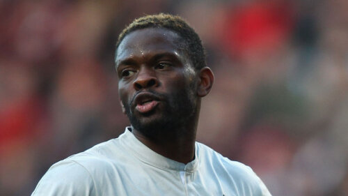 Lansat de Metz, Saha evoluează din 1999 numai în Anglia