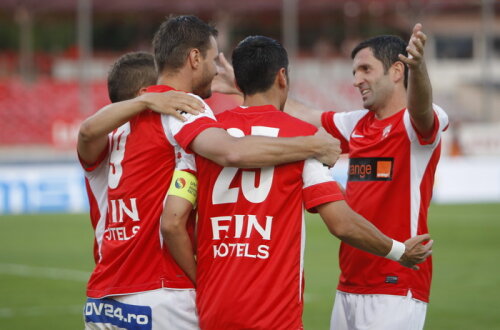 Dinamo e lider în acest moment, iar Andone îi vede favoriţi la titlu