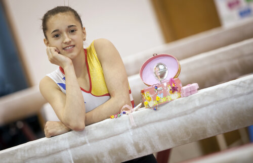 Larisa Iordache este una dintre speranţele României la gimnastică.