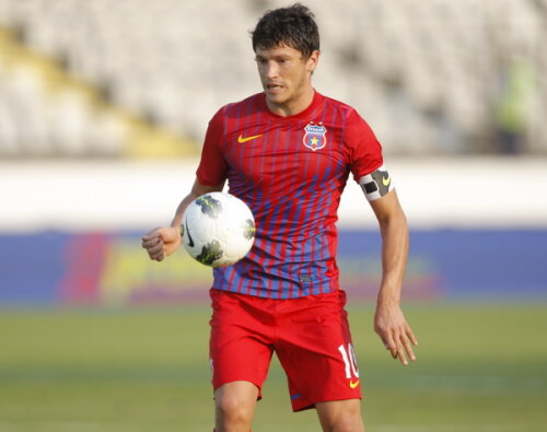 Cristi Tănase va fi trimis iar în bandă, dar aici e în concurenţă cu Florin Costea