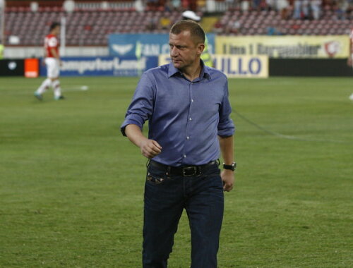 Dorinel Munteanu are multe absenţe pentru meciul din această seară