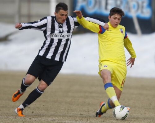 Andrei Stan (16
ani) măsoară în
jur de 1,90 metri,
fiind printre cei
mai înalți din lot