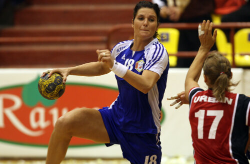 Adina Meiroşu e a doua jucătoare de la Oltchim repusă de rubeolă.