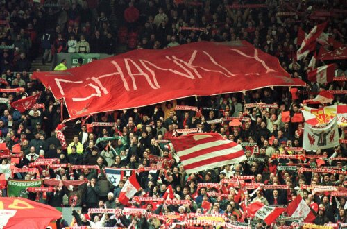 Frumoșii fani ai lui Liverpool nu-și uită niciodată legendele