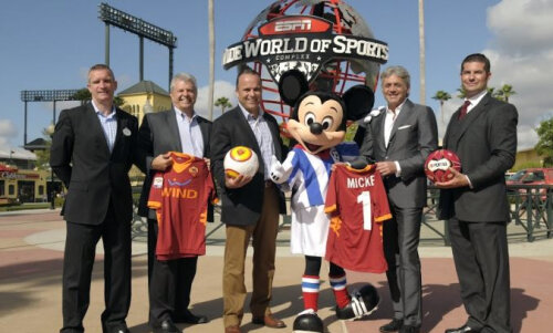 Acordul dintre Roma şi Walt Disney a fost încheiat într-un parc de distracţii.