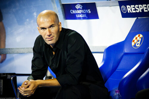 Zidane s-a retras în 2006, însă nu poate rămîne departe de fotbal