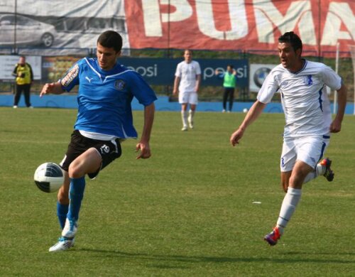 Golul lui Rusu (stînga) n-a fost de ajuns pentru ca Viitorul să obţină primul succes din retur Foto: academiahagi.ro
