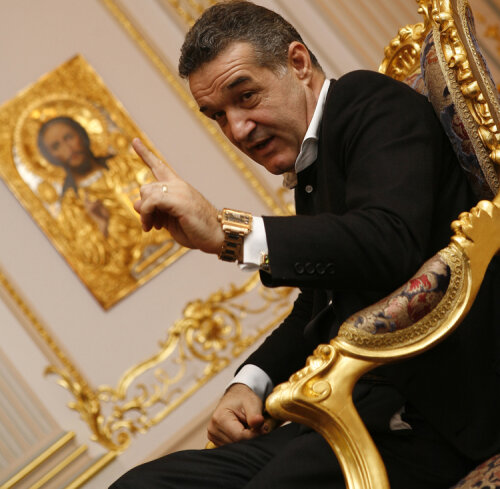 Gigi Becali schimbă antrenorii pînă nimereşte unul bun