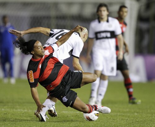 Ronaldinho a avut una dintre cele mai hilare execuții ale carierei (foto: Reuters)