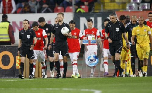 Nici măcar la derby-uri nu vom vedea arbitri din străinătate