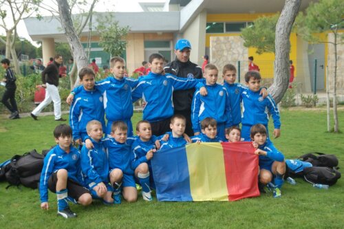 Echipa sub 10 ani a Academiei de fotbal Gheorghe Hagi s-a calificat în sferturile de finală ale turneului internaţional 