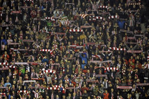 Ipostază din tribune la partida lui Bilbao cu Schalke (foto: Reuters)