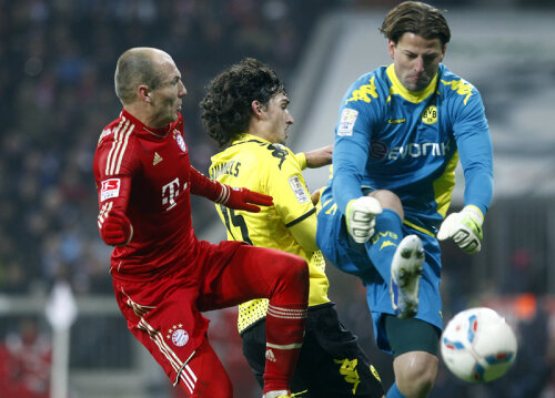 Dortmund şi Bayern sînt separate de doar trei puncte.