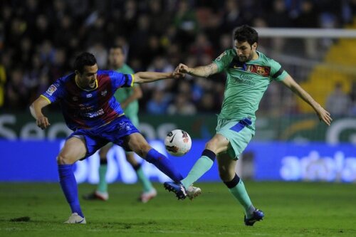 Fabregas (dreapta) a uimit prin numărul de dans contra lui Levante
