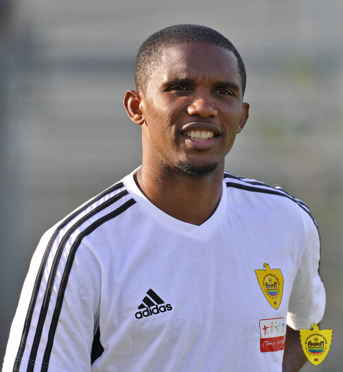 Samuel Etoo este cel mai bine plătit jucător din istoria fotbalului