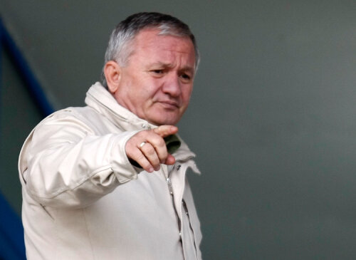 Porumboiu e mulţumit că va fi arbitrat de străini la derby-uri