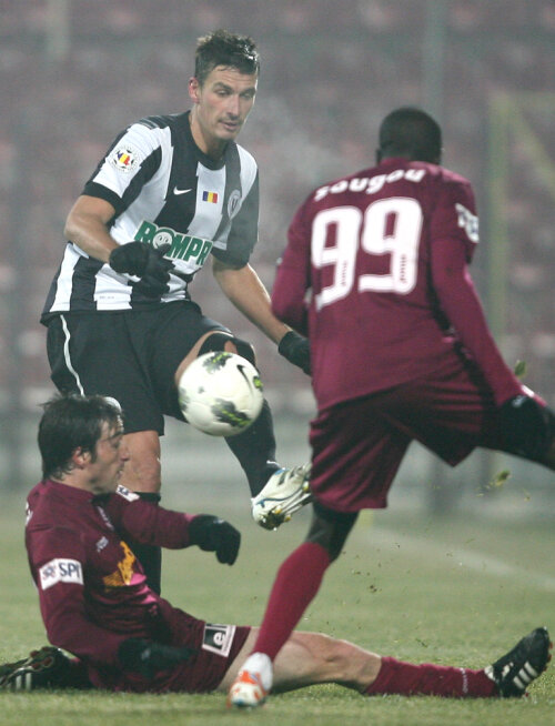 Meciul U Cluj-CFR Cluj va fi arbitrat de o brigadă din România