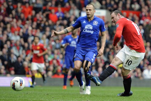 Rooney a marcat de două ori cu Everton, dar n-a fost suficient pentru victorie (foto: Reuters)