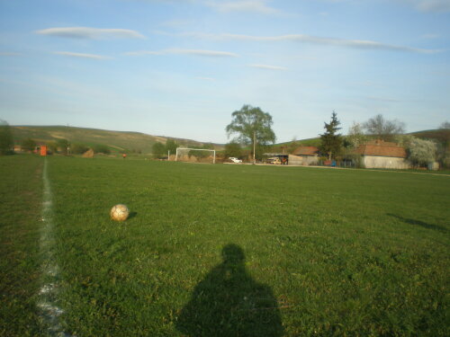 Fotbalul la sat are farmecul său cu totul deosebit