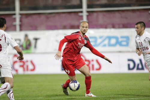 Darko Lukanovici (Voința Sibiu), neputincios în meciul Rapid, scor 3-0 pentru giuleșteni