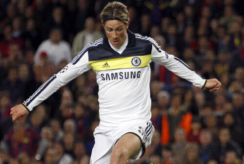 Torres e primul spaniol care dă gol Barcelonei și lui Real în Ligă. Dintre cele 8 reușite contra catalanilor, 4 le-a marcat pe Camp Nou
