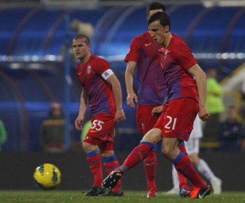 Şumudică spune că Steaua are probleme în banda dreaptă a apărării
