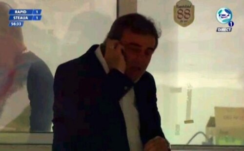 Stoichiță, surprins vorbind la telefon foto: captură DigiSport