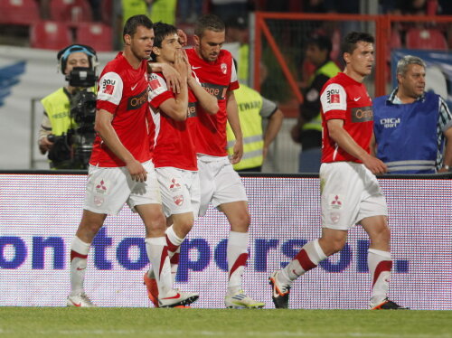 Dinamoviştii trebuie să învingă CFR pentru a rămîne în cărţi