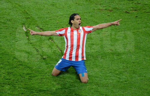 Falcao ne-a stricat gazonul :)