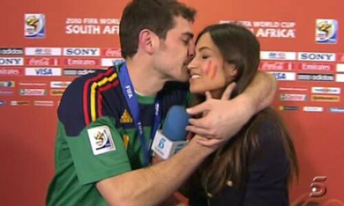 Iker, Sara și celebrul lor sărut în direct după ce Spania a ieșit campioană mondială în 2010