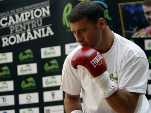 Lucian Bute e la Nottingham de la sfîrşitul săptămînii trecute