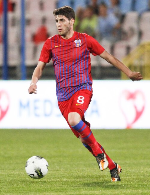 Răduţ e nemulţumit că joacă prea puţin la Steaua