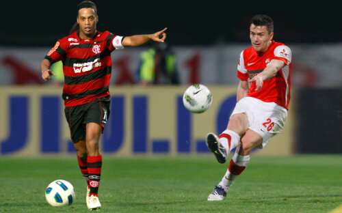 Jocul lui Rus îi duce pe dinamovişti cu gîndul la Ronaldinho :)