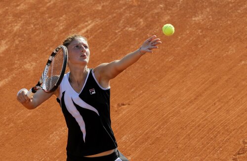 Irina Begu era favorită în duelul cu Aravane Rezai și a confirmat (foto: Reuters)